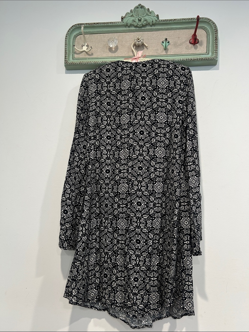 Charlotte Russe Black White Bohemian Floral Lace-Trim bell sleeve Mini Dress Md - Picture 7 of 8
